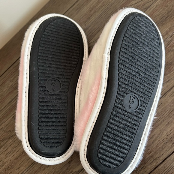 New! Victoria’s Secret faux fur slippers - Picture 5 of 6